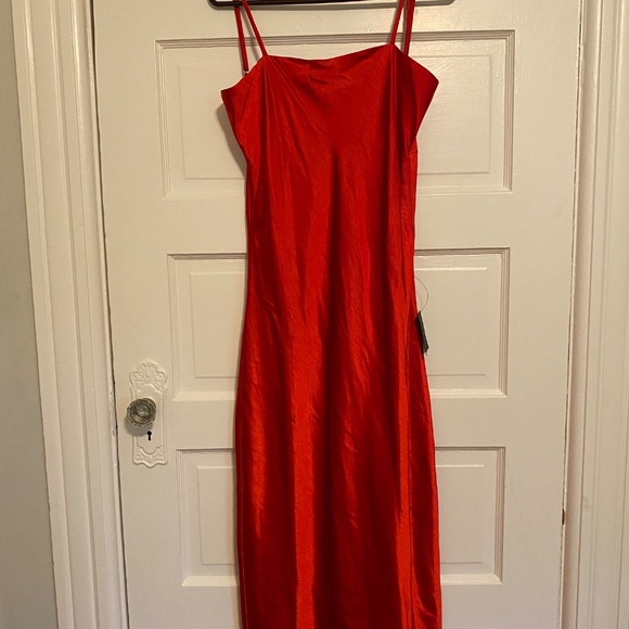 RED LONG DRESS - Picture 2 of 8